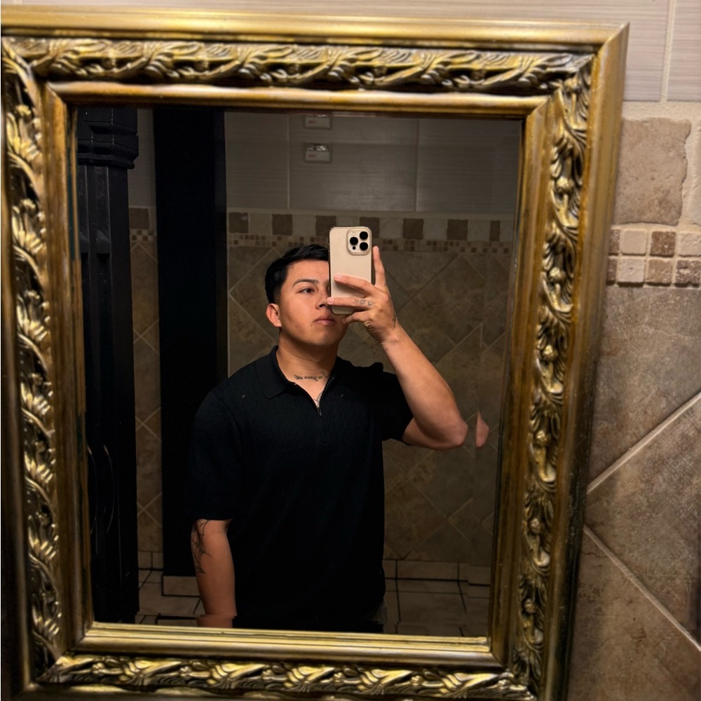 Meet your Posher, Javier